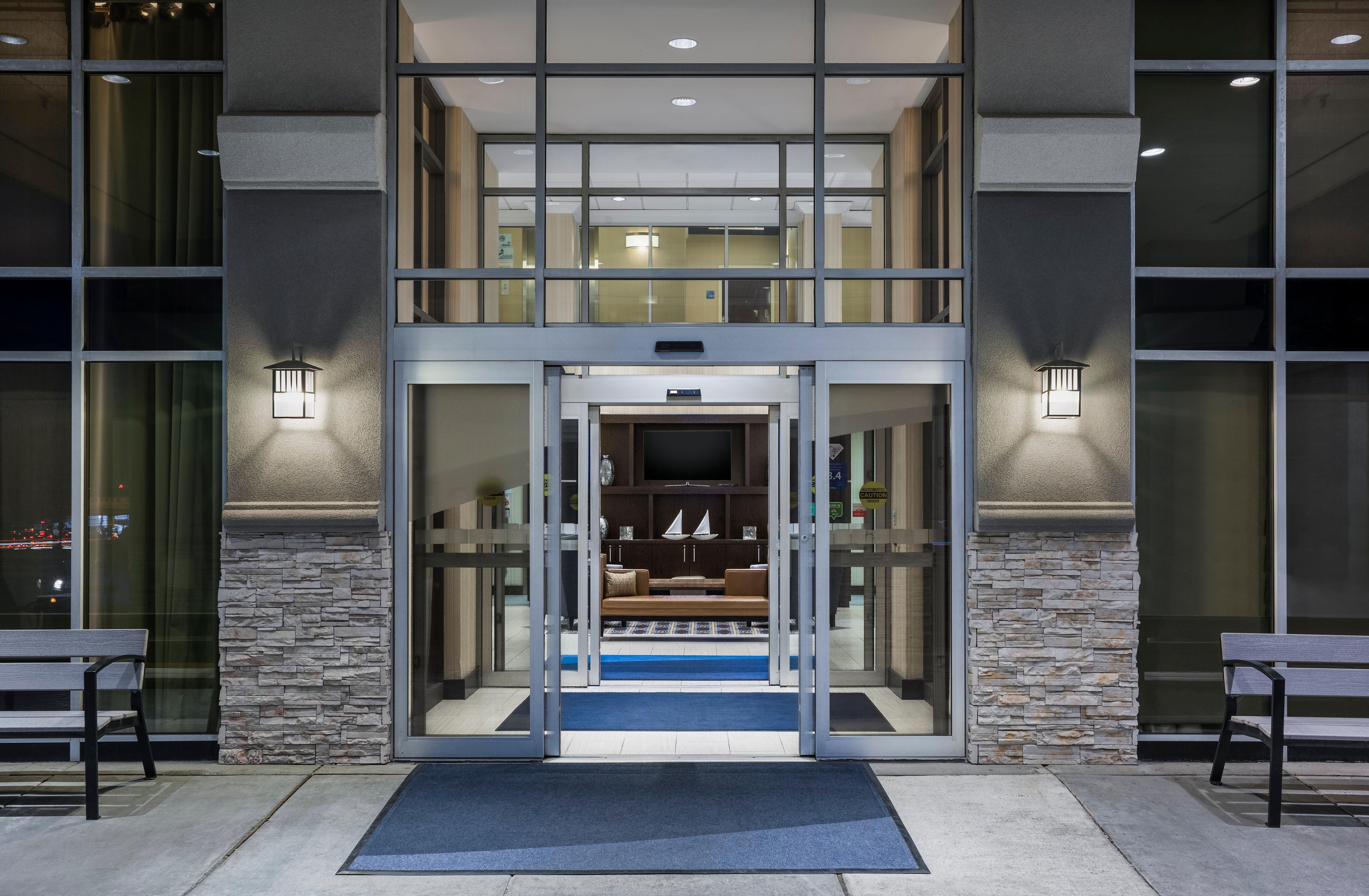 Holiday Inn Express & Suites Laurel Lakes By Ihg Exterior foto
