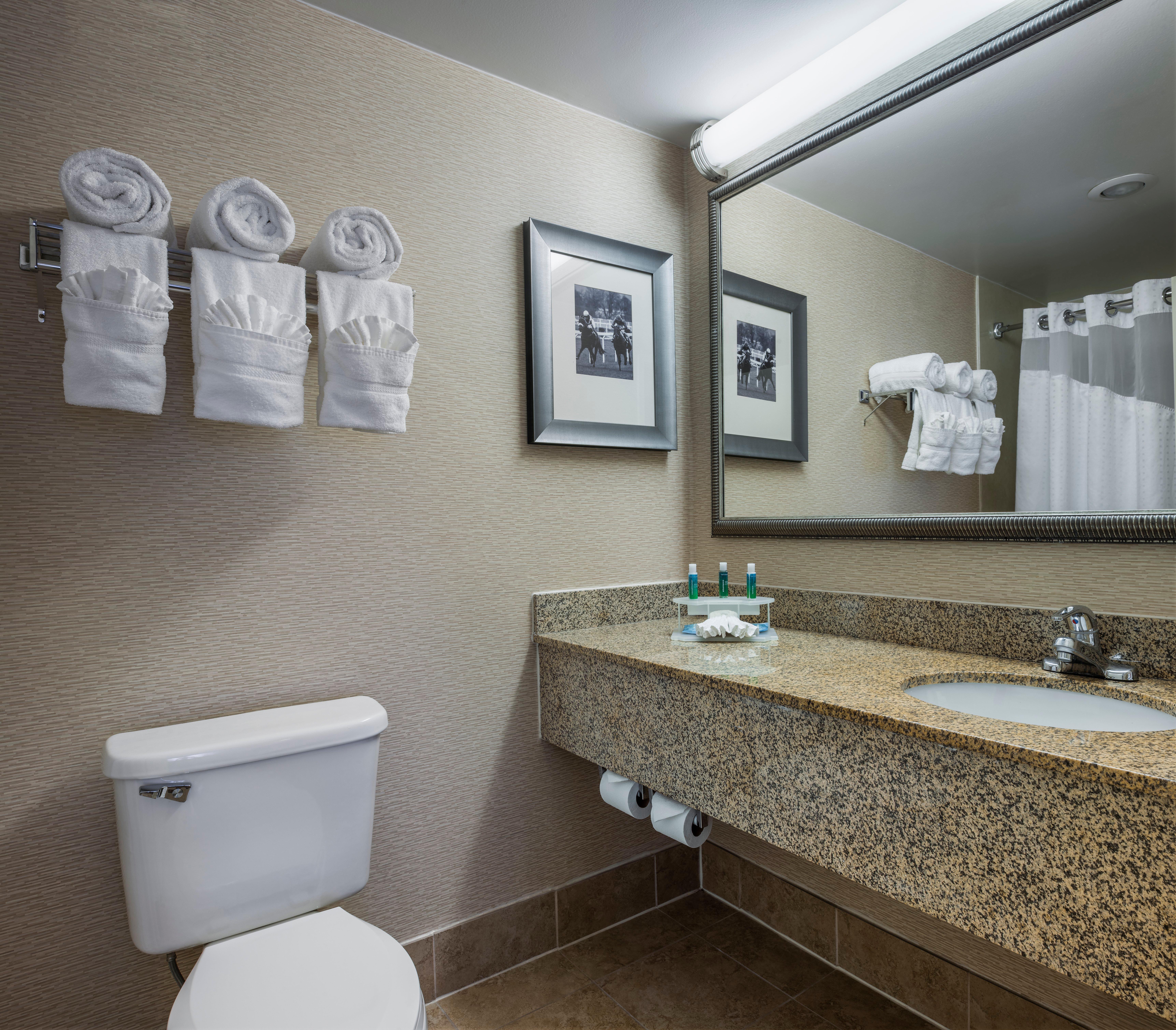 Holiday Inn Express & Suites Laurel Lakes By Ihg Exterior foto